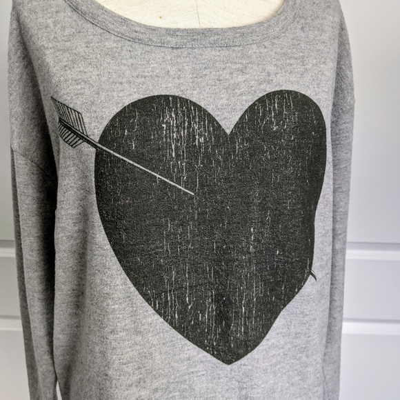 Chaser Pullover Heart Print Long Sleeve Scoop Neck Lounge Heather Grey M NWT - Picture 4 of 15